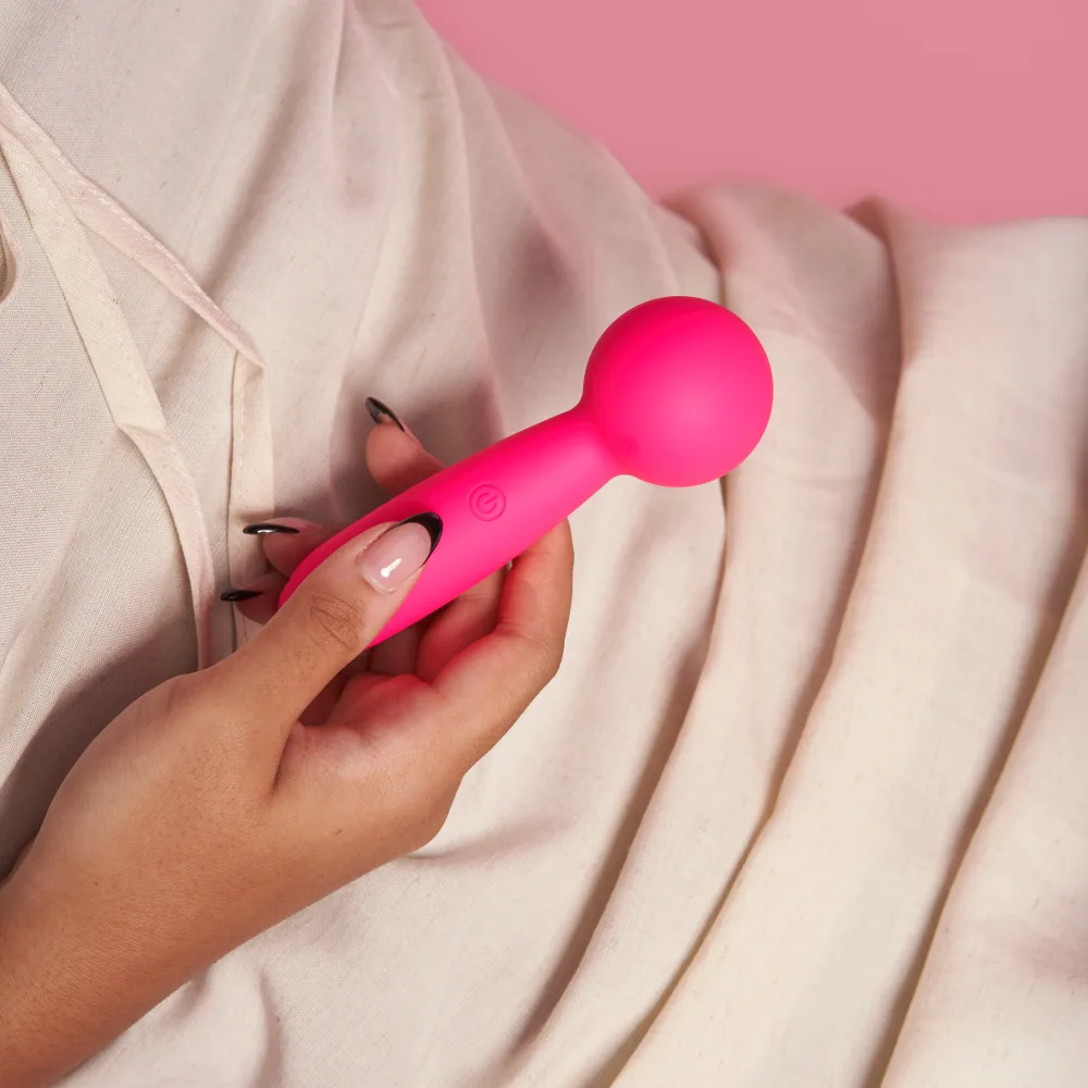 Lolly travel pouch and accessories
